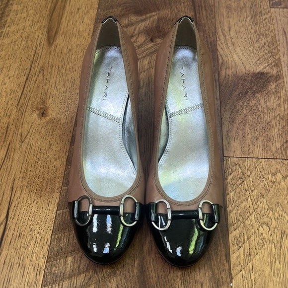 Tahari Woman’s Leather Upper Heels - Picture 2 of 7